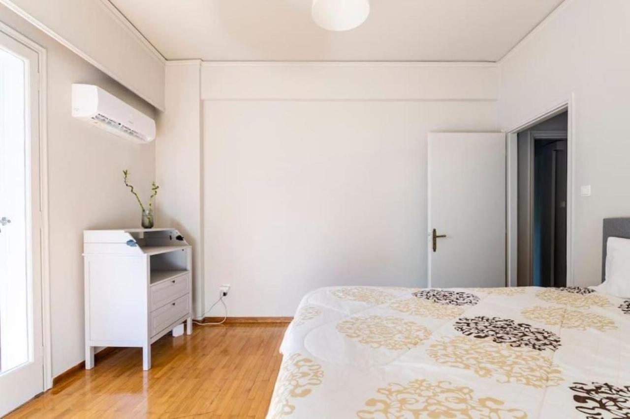 Spacious Renovated Flat In The Athens Riviera Exterior foto
